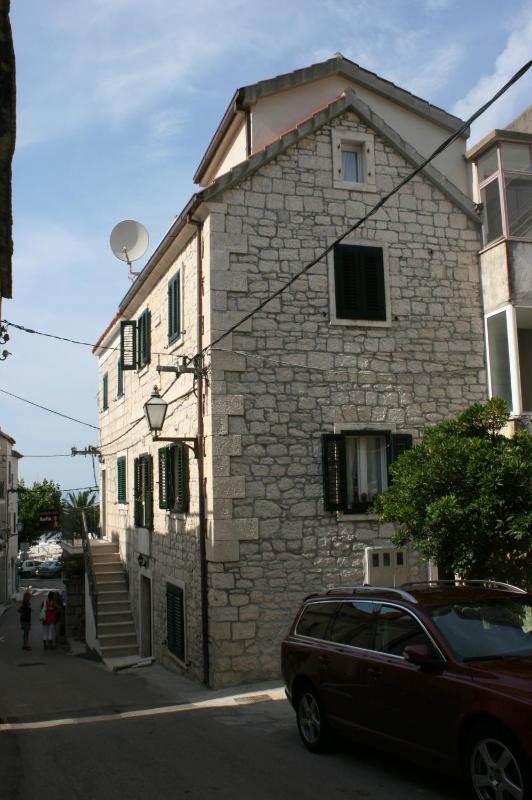 Apartments by the sea Baska Voda Makarska - 6703 - image 1