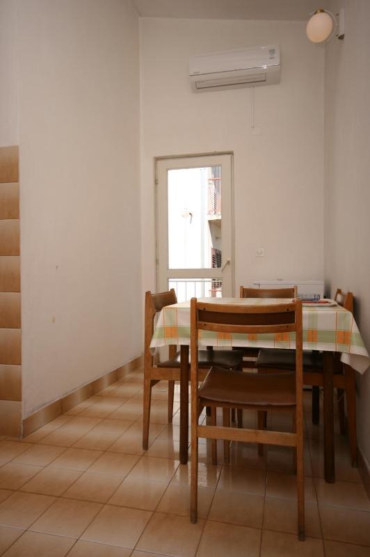 Apartments with a parking space Makarska - 6844 - image 9