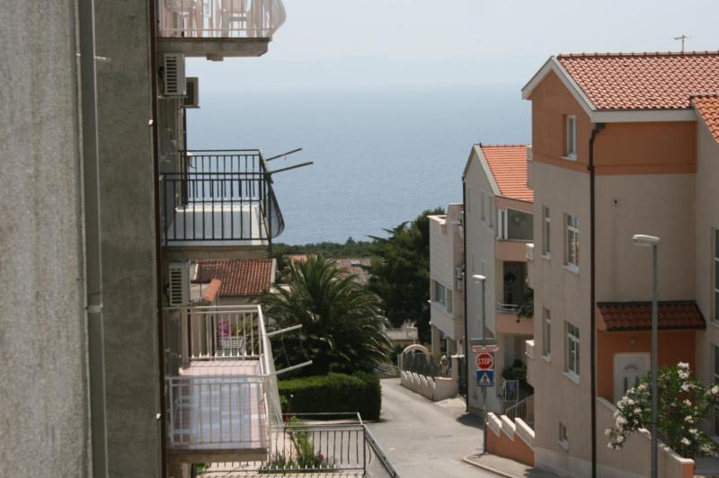 Apartments with a parking space Makarska - 6720 - image 32