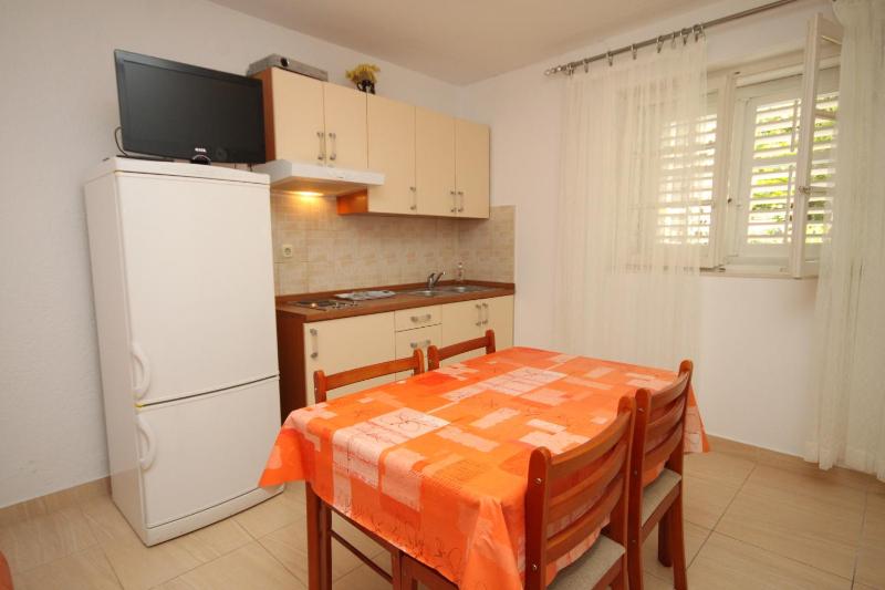 Apartment Makarska 6844c - image 11