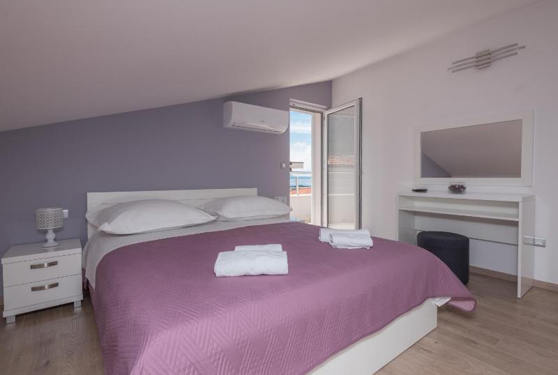 Apartments with a parking space Makarska - 6720 - image 39