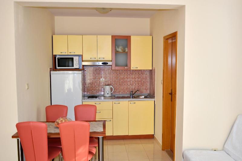 Apartments with a parking space Makarska - 6720 - image 31