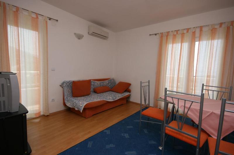 Apartments with a parking space Makarska - 6641 - image 20