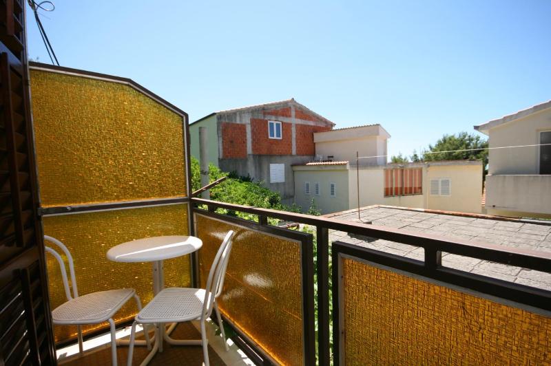 Three-Bedroom Apartment with Terrace and Sea View image 4