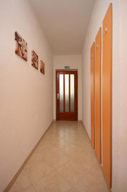 Three-Bedroom Apartment with Terrace and Sea View image 2