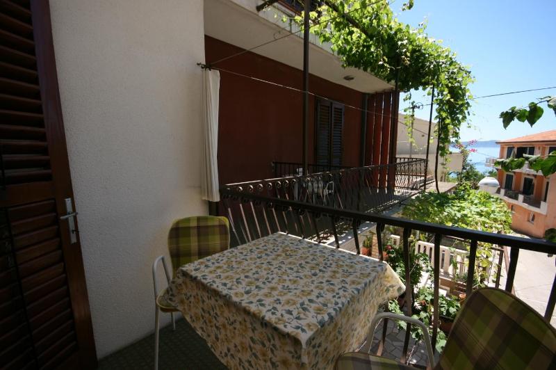 Studio with Balcony and Sea View image 4