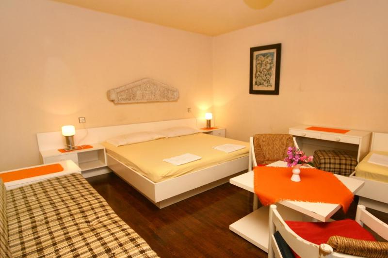 Apartments and rooms with parking space Makarska - 6644 - image 41