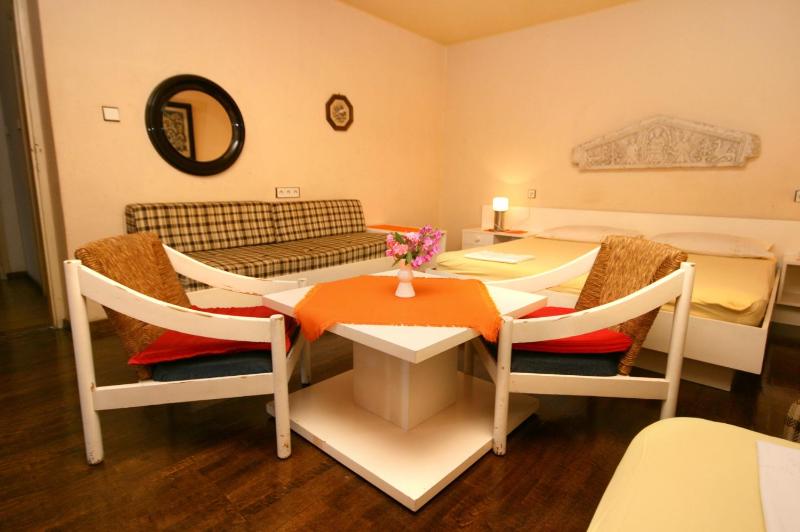 Apartments and rooms with parking space Makarska - 6644 - image 28