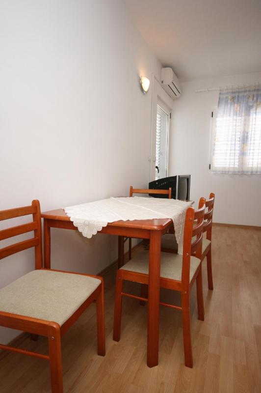 Apartments with a parking space Makarska - 6640 - image 7