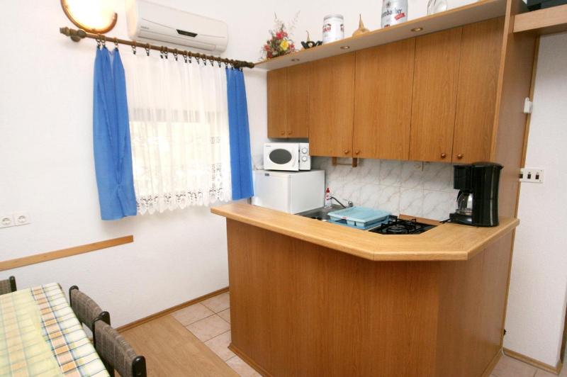 Apartments by the sea Mandre Pag - 6539 - image 25