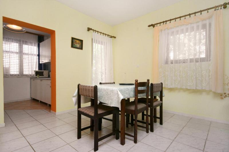 Apartments by the sea Mandre Pag - 6539 - image 9