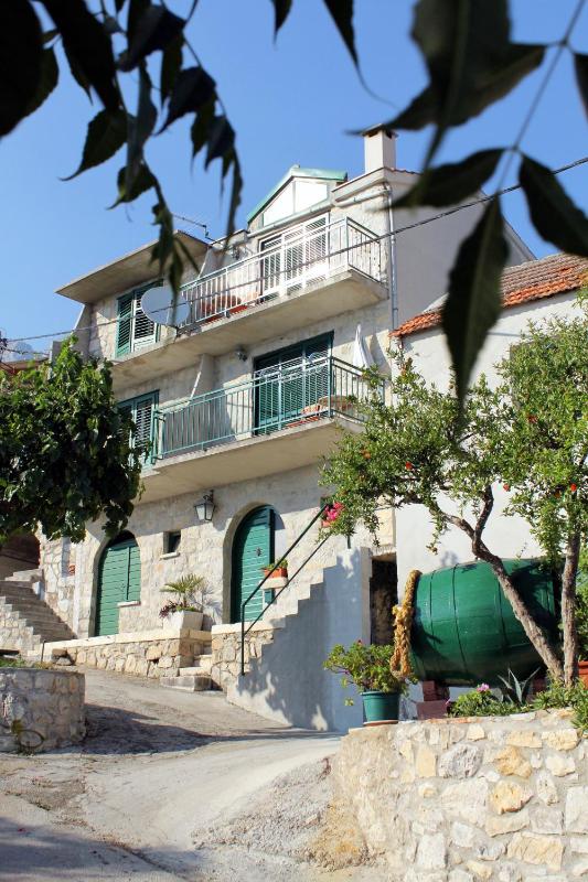 Holiday house with a swimming pool Makarska - 6668 - image 2