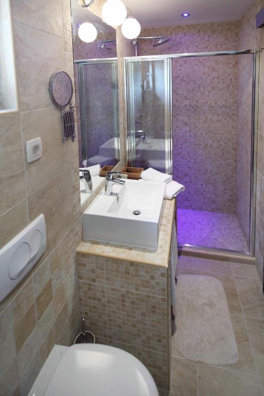 Holiday house with a swimming pool Makarska - 6668 - image 3