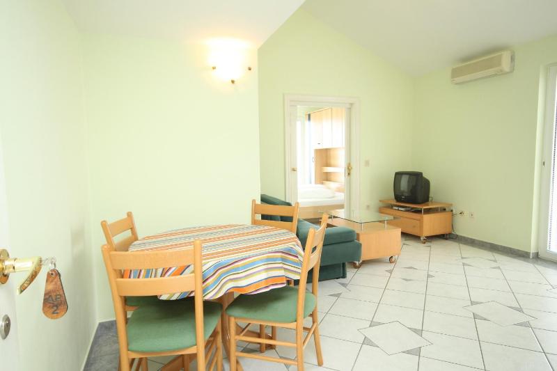 Apartments with a parking space Makarska - 6694 - image 14