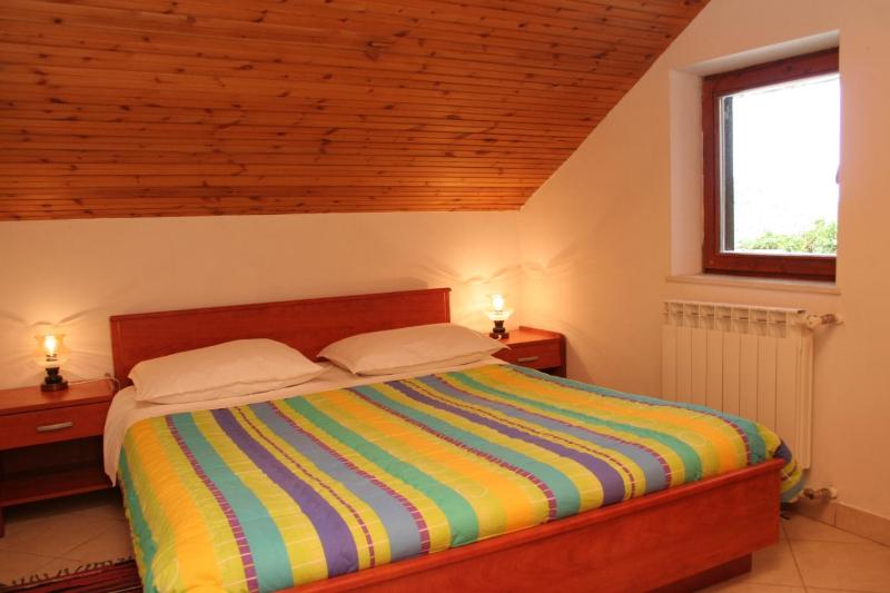Three-Bedroom Apartment with Terrace and Sea View image 1