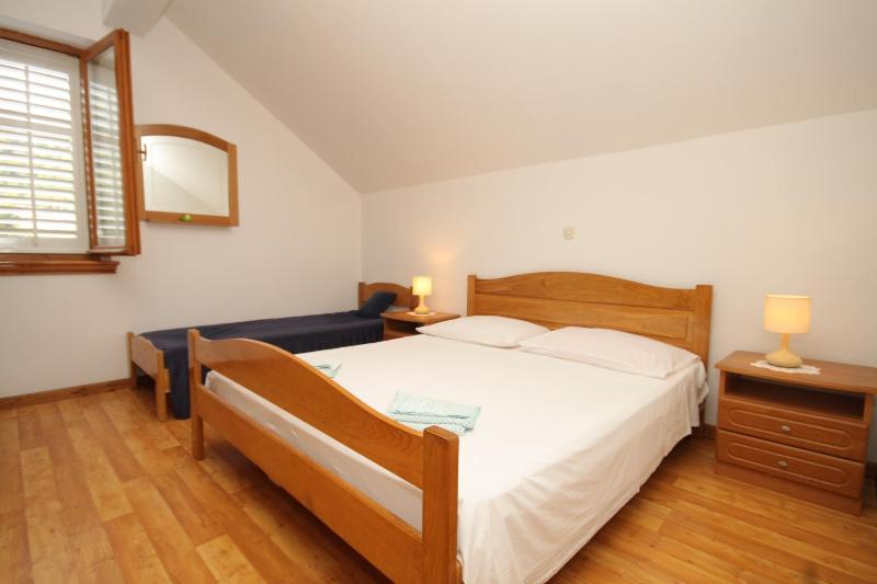 One-Bedroom Apartment with Terrace and Sea View image 1