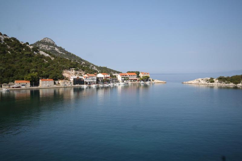 One-Bedroom Apartment with Terrace and Sea View image 2