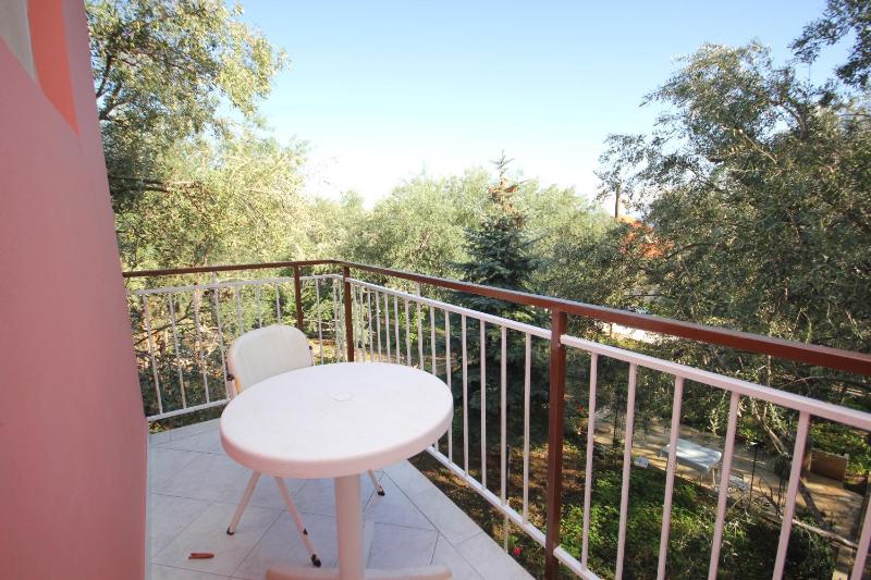 One-Bedroom Apartment with Balcony image 4
