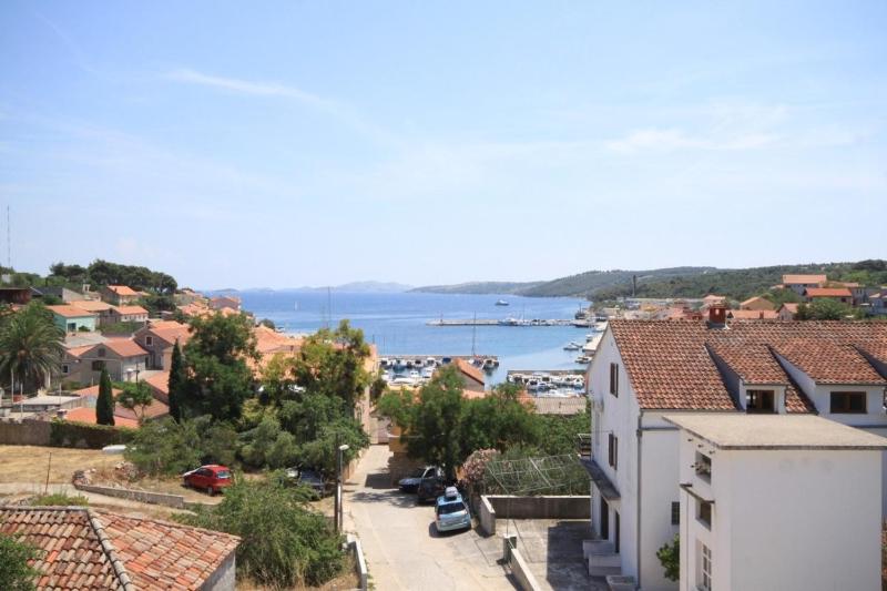 Two-Bedroom Apartment with Balcony and Sea View image 3