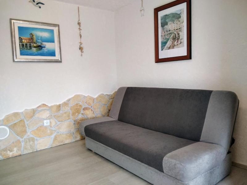 One-Bedroom Apartment with Terrace and Sea View image 1