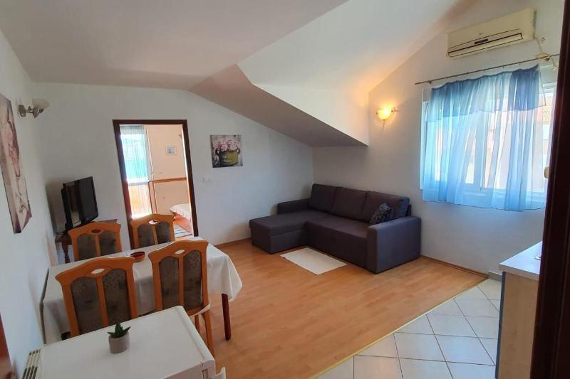 One-Bedroom Apartment with Terrace and Sea View image 1