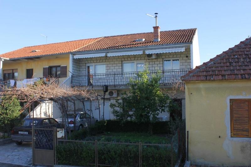 Apartments by the sea Kastel Stafilic - Kastela - 8621 - image 16