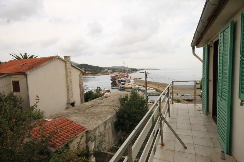 Two-Bedroom Apartment with Terrace and Sea View image 4
