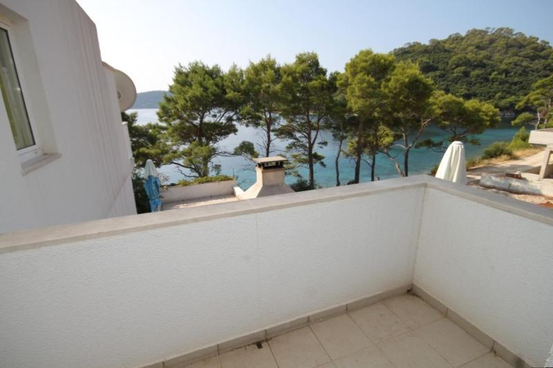 Two-Bedroom Apartment with Terrace and Sea View image 4