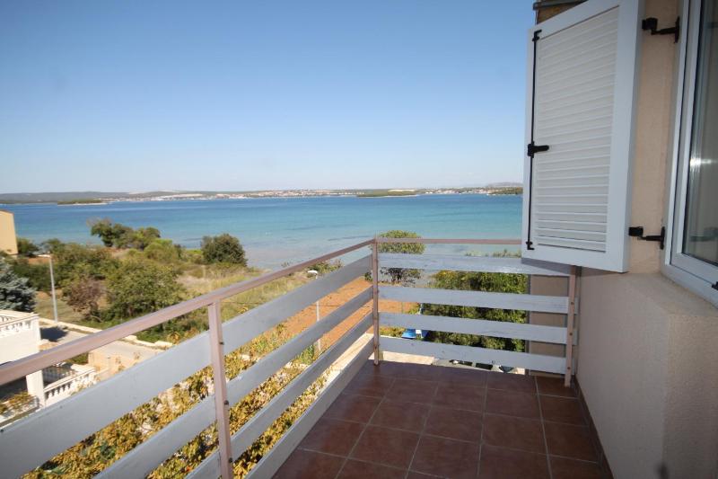 One-Bedroom Apartment with Terrace and Sea View image 3