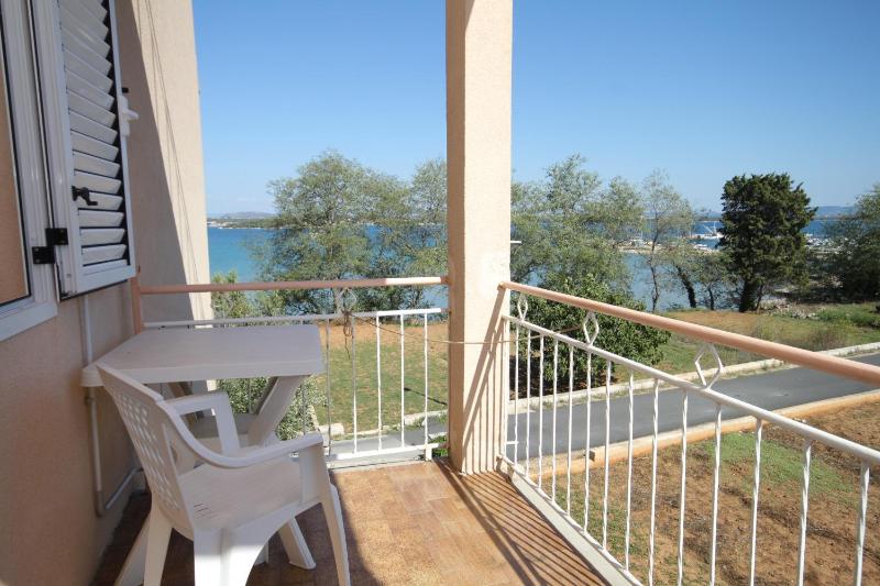 Double Room with Balcony and Sea View image 3