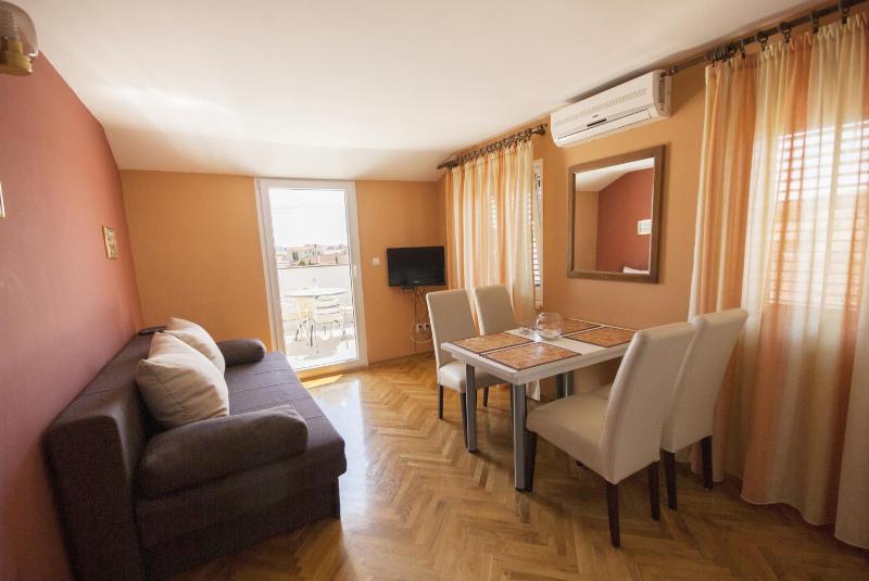 One-Bedroom Apartment with Terrace and Sea View image 1
