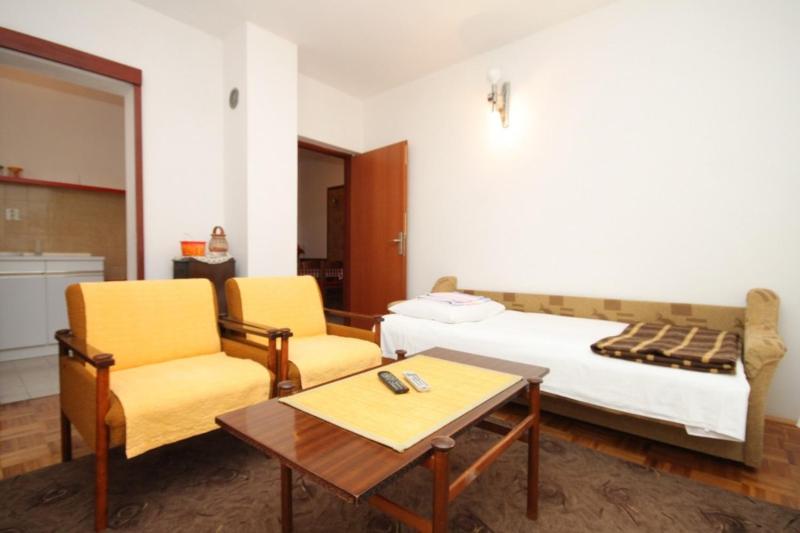 One-Bedroom Apartment with Balcony image 1