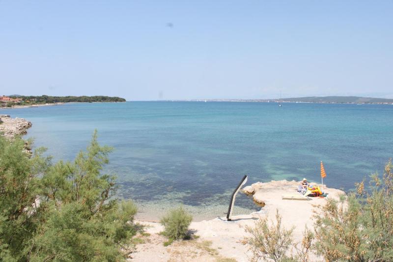 One-Bedroom Apartment with Terrace and Sea View image 3