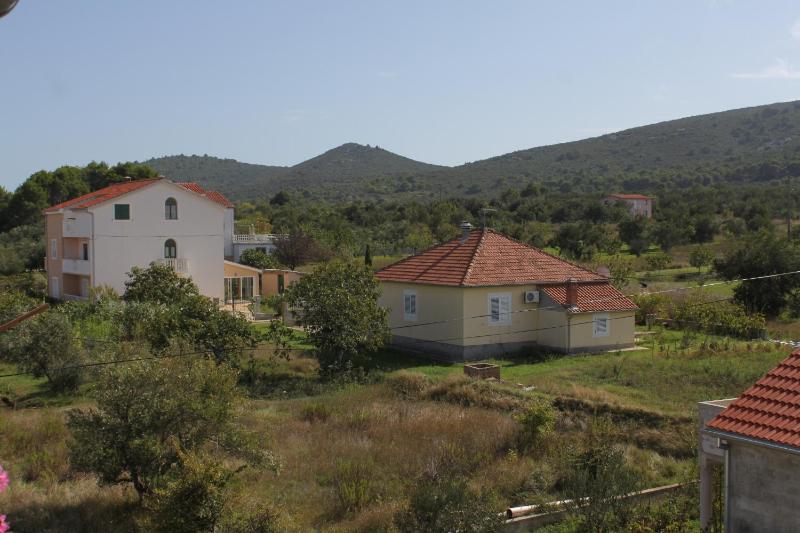 One-Bedroom Apartment with Terrace image 2