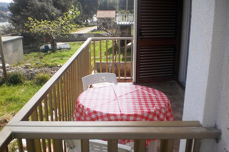One-Bedroom Apartment with Terrace and Sea View image 4