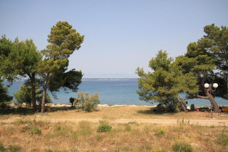 One-Bedroom Apartment with Terrace and Sea View image 3