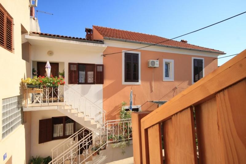One-Bedroom Apartment with Terrace and Sea View image 2