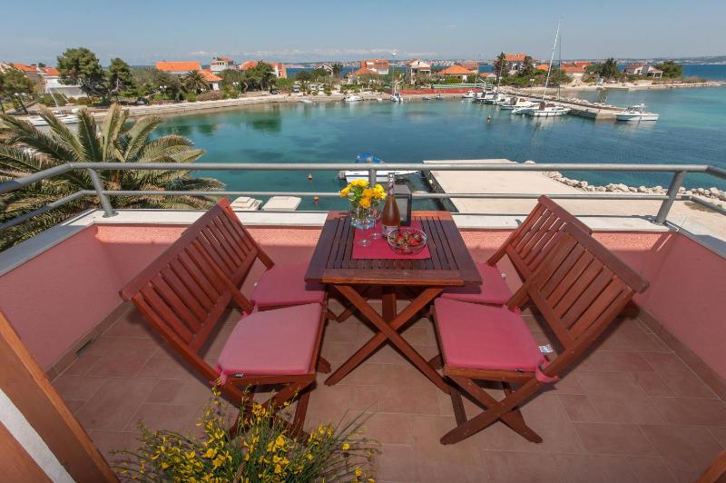 Two-Bedroom Apartment with Balcony and Sea View image 4