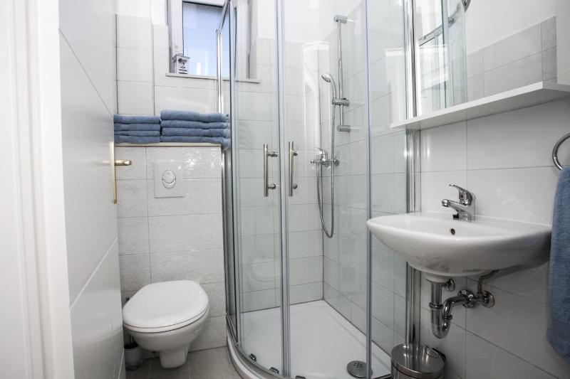 Family friendly seaside apartments Duce Omis - 8668 - image 17
