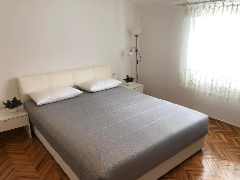 One-Bedroom Apartment with Terrace and Sea View image 1