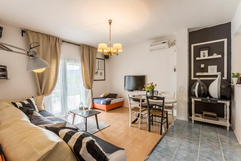 Four-Bedroom Holiday Home image 1
