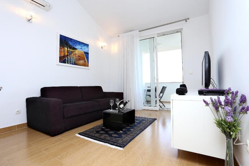 Two-Bedroom Apartment with Terrace and Sea View image 1