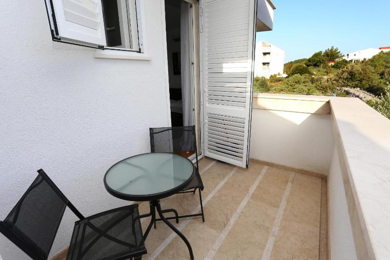 Two-Bedroom Apartment with Terrace and Sea View image 4
