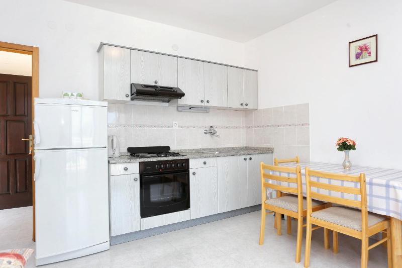 Family friendly seaside apartments Razanj Rogoznica - 10373 - image 6
