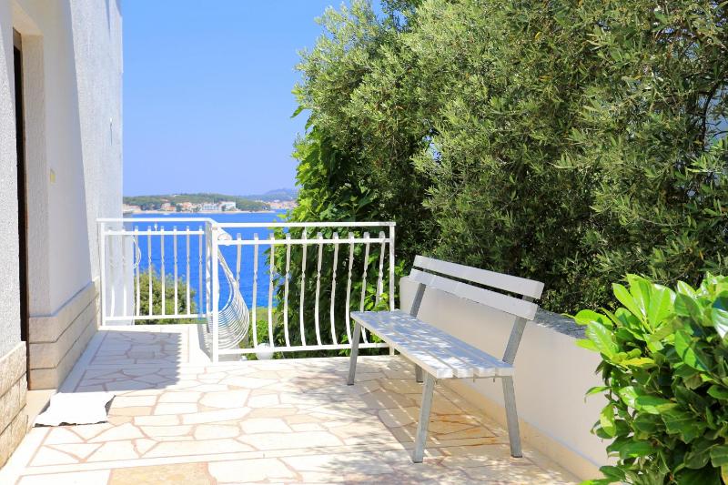 Family friendly seaside apartments Razanj Rogoznica - 10373 - image 21
