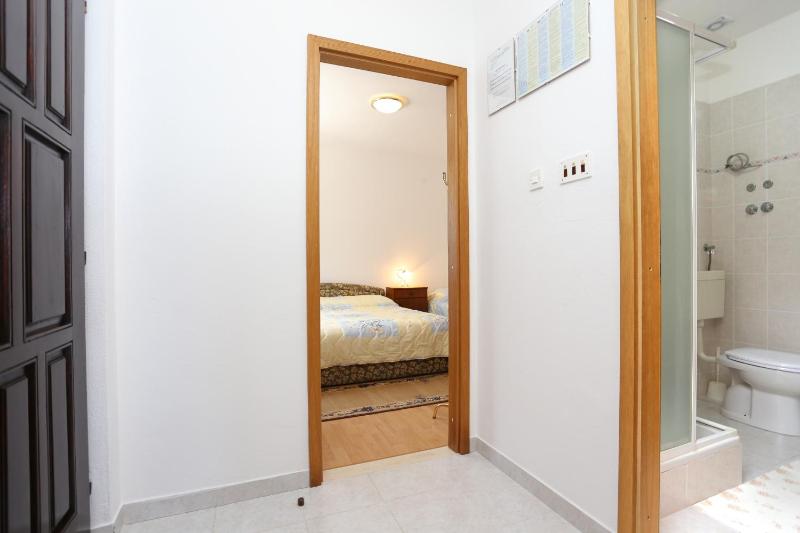 Family friendly seaside apartments Razanj Rogoznica - 10373 - image 39