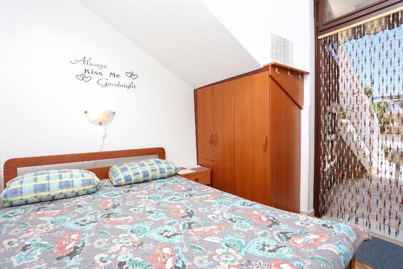 Family friendly seaside apartments Razanj Rogoznica - 10373 - image 14