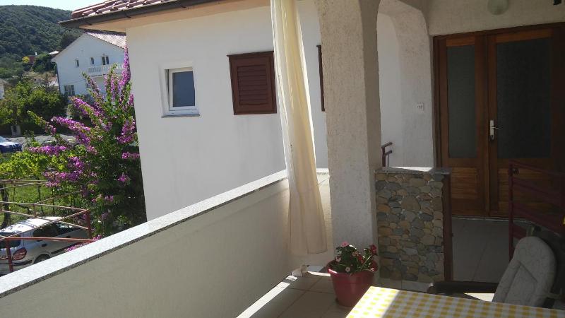 One-Bedroom Apartment with Balcony image 3