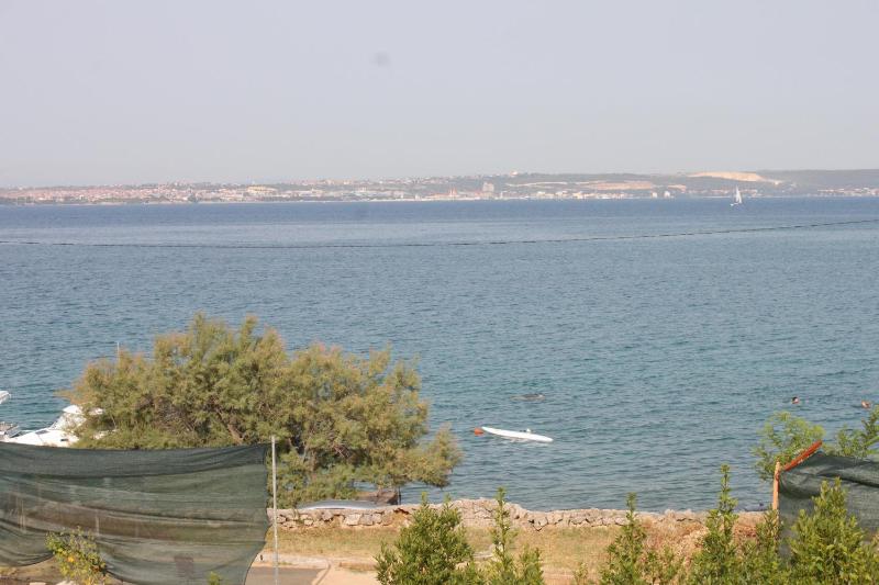 One-Bedroom Apartment with Terrace and Sea View image 3