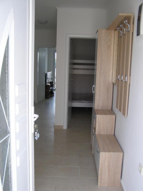 Three-Bedroom Apartment with Terrace and Sea View image 2